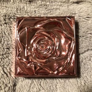 Smashbox: Petal Metal Highlighter